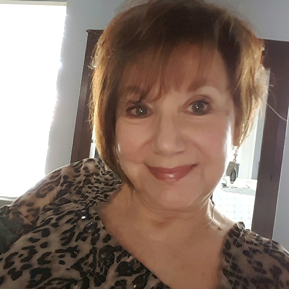 Meet your Posher, Jolee